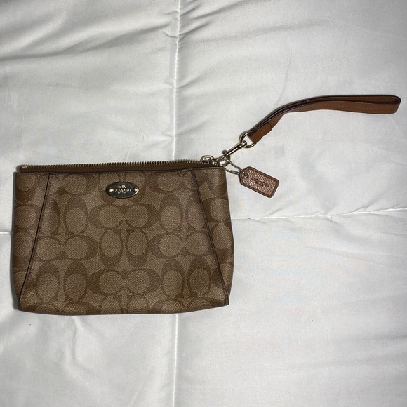 Coach Handbags - Coach Wristlet